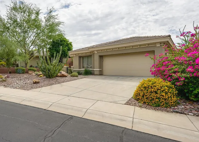 Snowbirds Welcome! Gem W/ Fairway Views