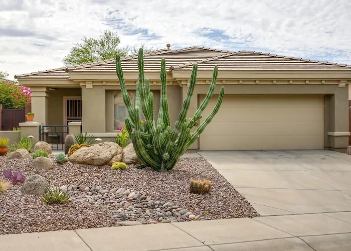 Snowbirds Welcome! Gem W/ Fairway Views Holiday home