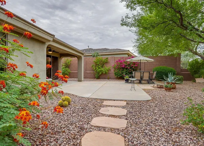 Snowbirds Welcome! Gem W/ Fairway Views Holiday home
